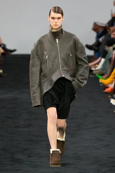 Look 33